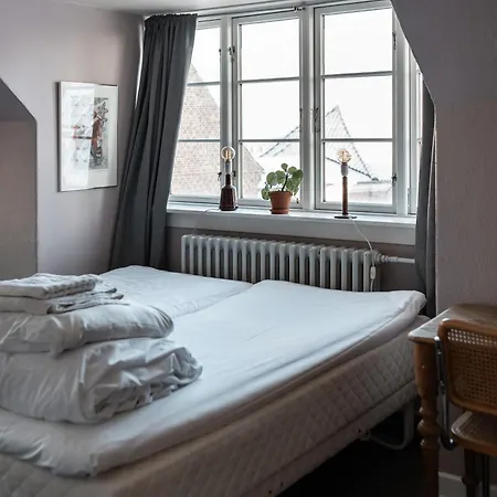 Privatunterkunft Cafe Sallys